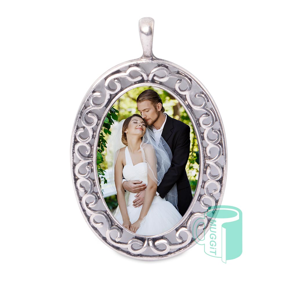 Muggit Necklace Oval Vintage Pendant 1